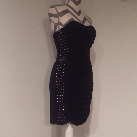 Love Reign Dresses & Skirts - 🛑 Strapless cocktail dress 🛑